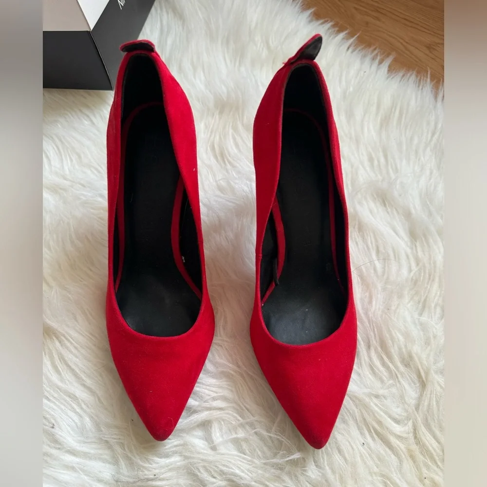 Red 👠 - Picture 3 of 4